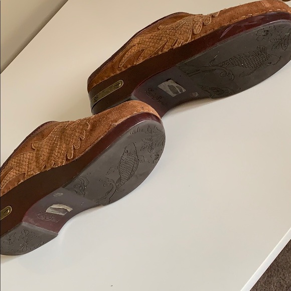 Shoes - Picture 3 of 5